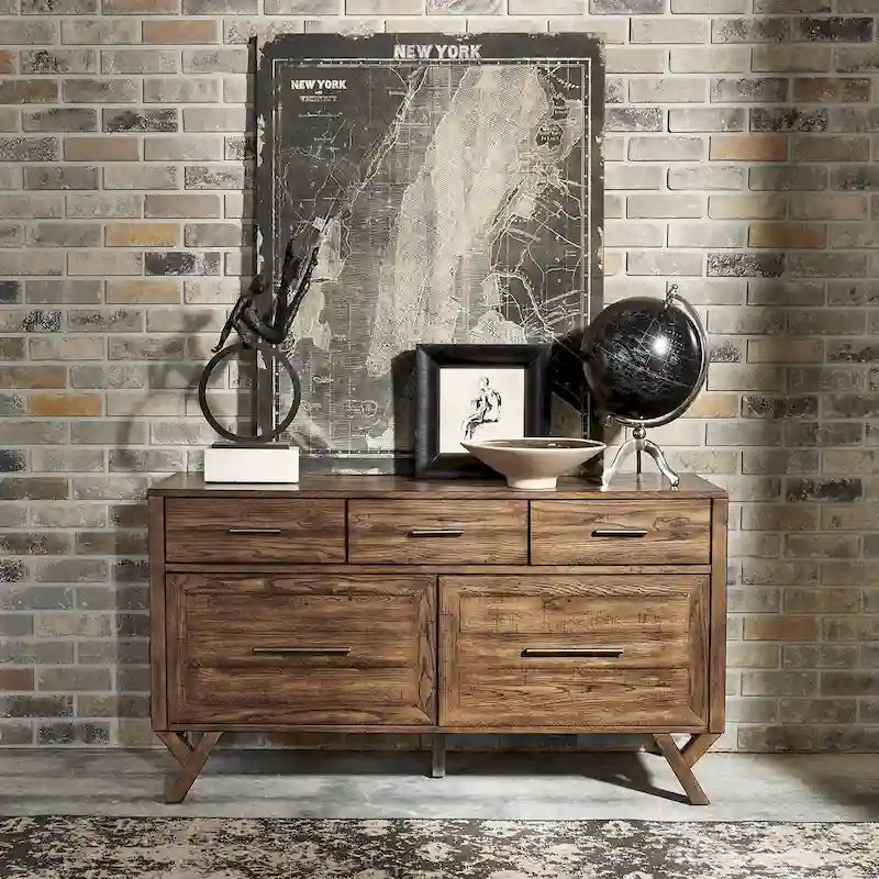 Bureau-crédence en bois de châtaignier patiné