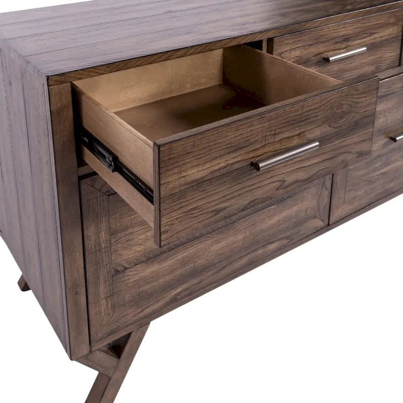 Bureau-crédence en bois de châtaignier patiné
